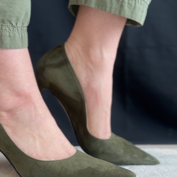 Shelter In Pace Pump – Sage Suede Heels, New in Box - Picture 7 of 13